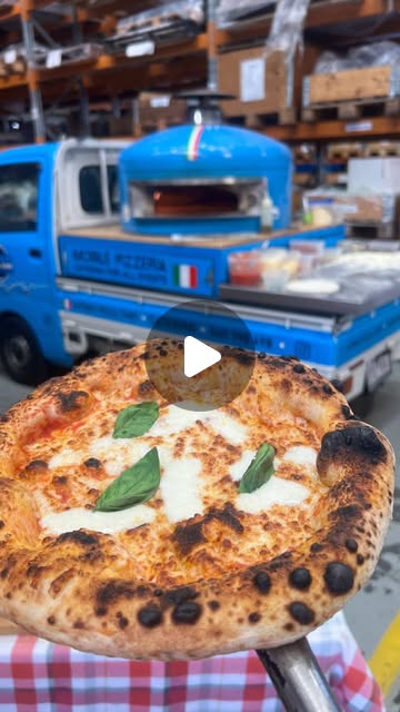Fotogramma del video: A little taste of Naples.